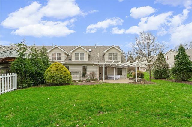 5528 Worthington Ct, Bridgeville, PA 15017