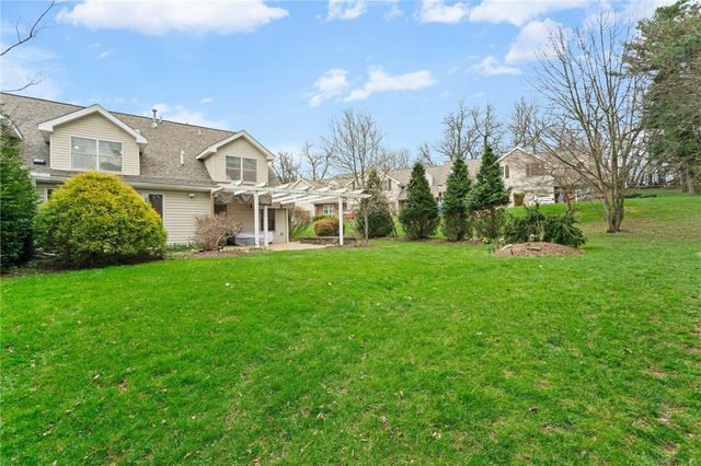 5528 Worthington Ct, Bridgeville, PA 15017