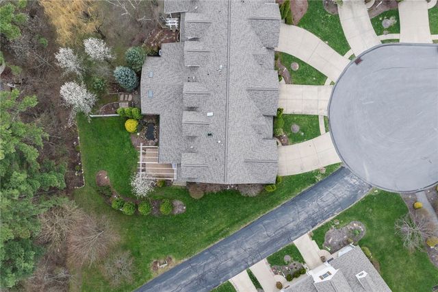 5528 Worthington Ct, Bridgeville, PA 15017