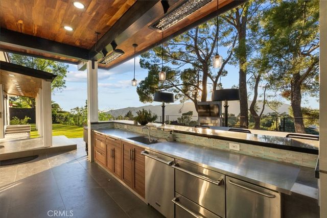 5481 Ocean View Boulevard, La Canada Flintridge, CA 91011