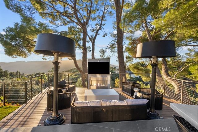 5481 Ocean View Boulevard, La Canada Flintridge, CA 91011