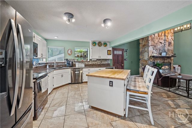 121 Oak Creek Court, Richmond Hill, GA 31324
