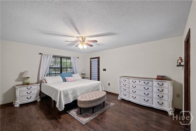 121 Oak Creek Court, Richmond Hill, GA 31324