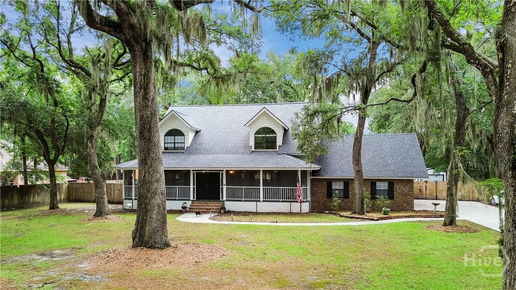 Image 1 of property listing at 121 Oak Creek Court, Richmond Hill, GA 31324