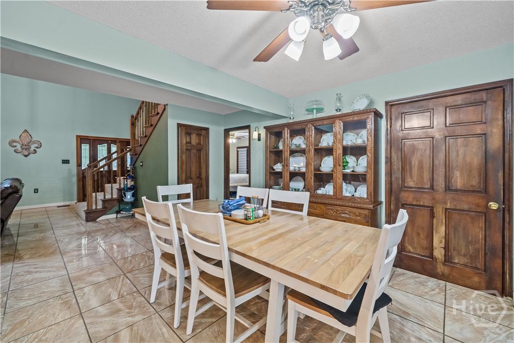 Image 17 of property listing at 121 Oak Creek Court, Richmond Hill, GA 31324