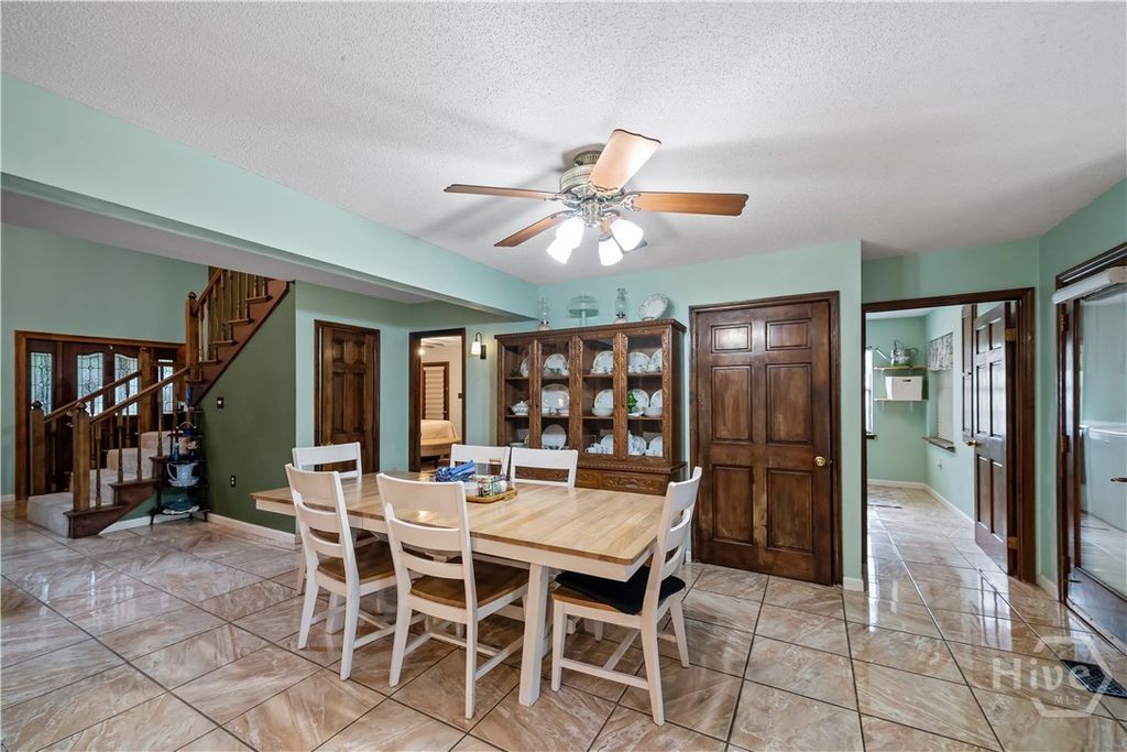 Image 19 of property listing at 121 Oak Creek Court, Richmond Hill, GA 31324