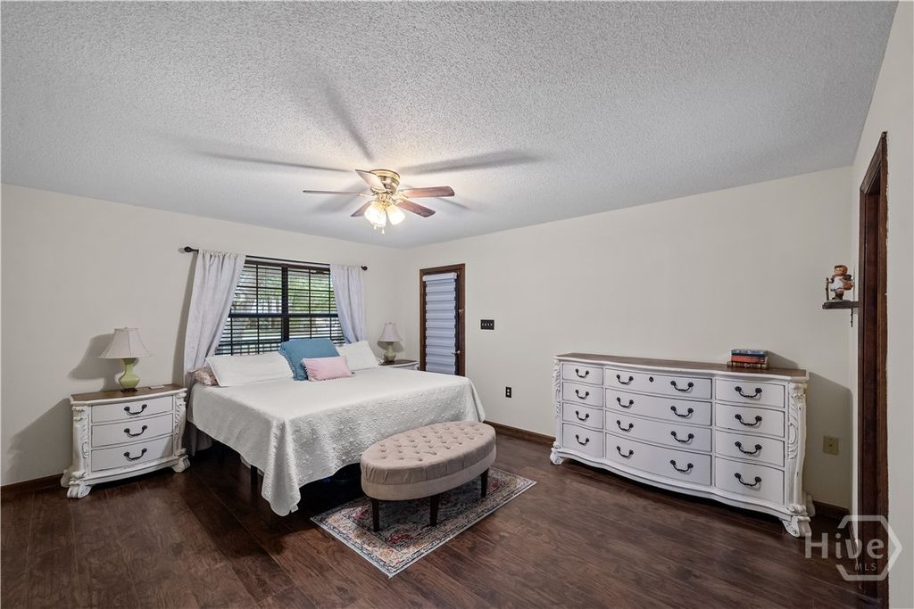 Image 22 of property listing at 121 Oak Creek Court, Richmond Hill, GA 31324