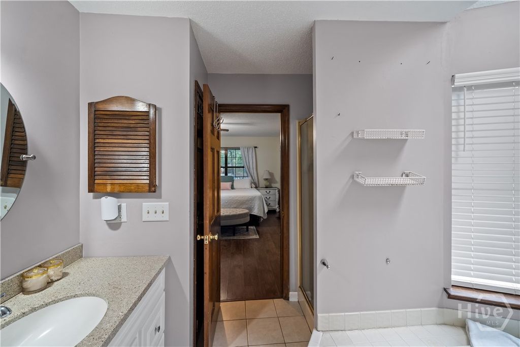 Image 27 of property listing at 121 Oak Creek Court, Richmond Hill, GA 31324