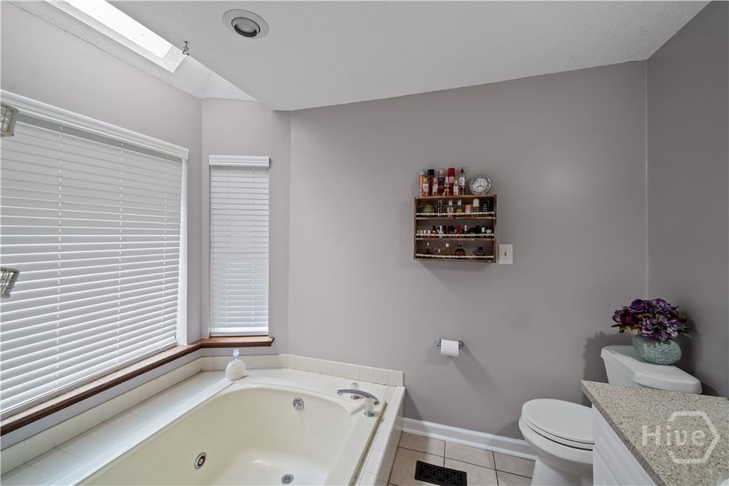 Image 28 of property listing at 121 Oak Creek Court, Richmond Hill, GA 31324