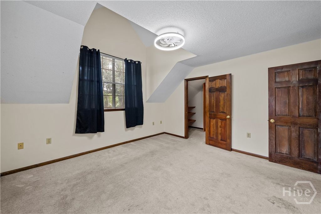Image 33 of property listing at 121 Oak Creek Court, Richmond Hill, GA 31324