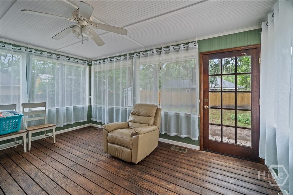 Image 43 of property listing at 121 Oak Creek Court, Richmond Hill, GA 31324