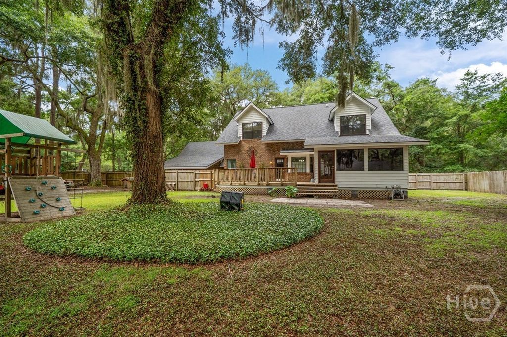 Image 48 of property listing at 121 Oak Creek Court, Richmond Hill, GA 31324