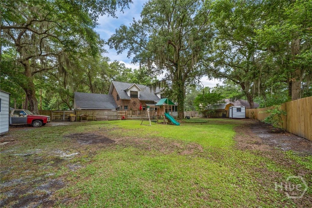 Image 49 of property listing at 121 Oak Creek Court, Richmond Hill, GA 31324