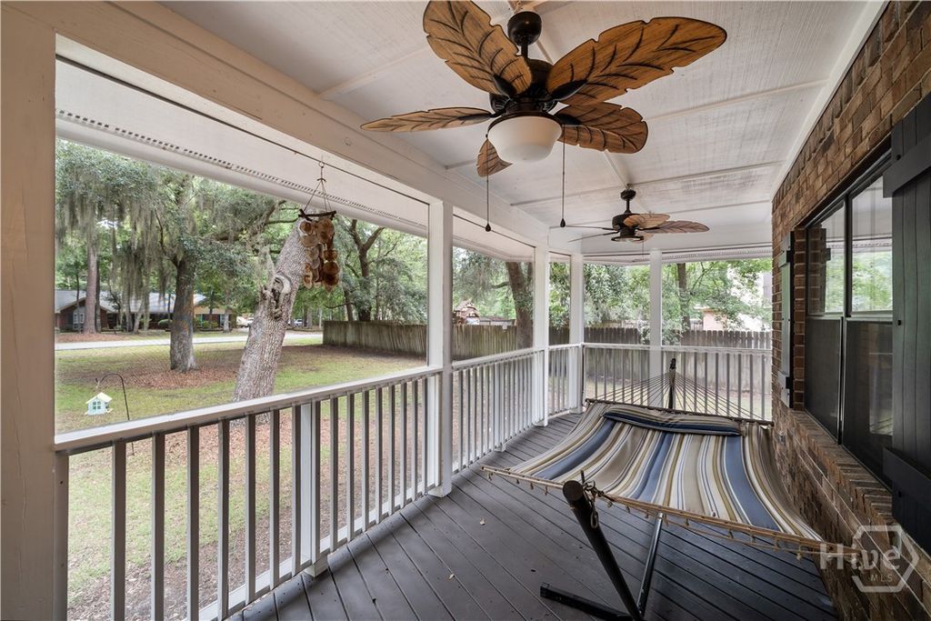 Image 5 of property listing at 121 Oak Creek Court, Richmond Hill, GA 31324