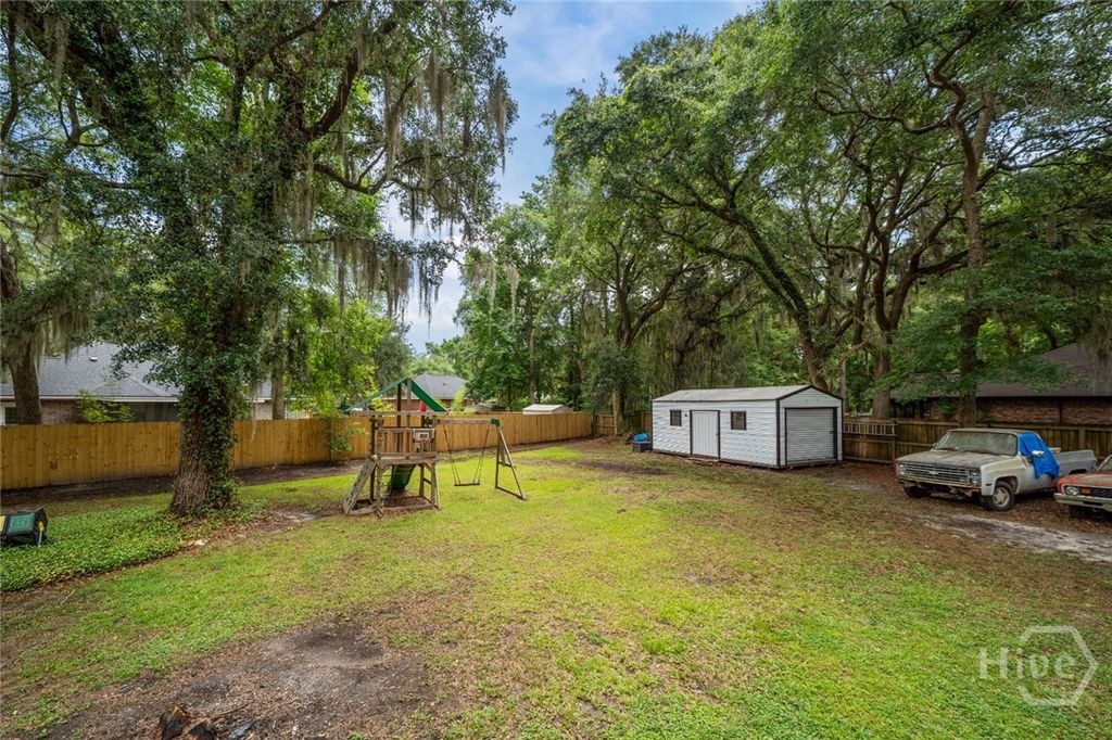 Image 50 of property listing at 121 Oak Creek Court, Richmond Hill, GA 31324