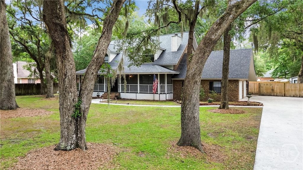 Image 51 of property listing at 121 Oak Creek Court, Richmond Hill, GA 31324