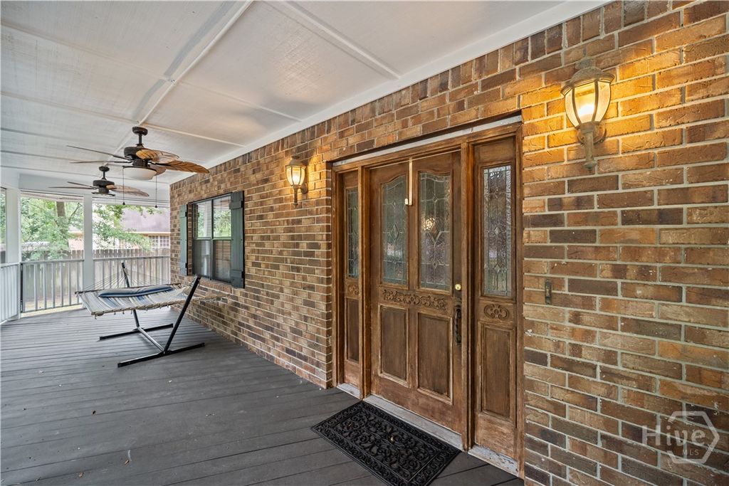 Image 9 of property listing at 121 Oak Creek Court, Richmond Hill, GA 31324