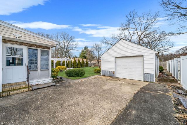 777 Johnson Avenue, Ronkonkoma, NY 11779