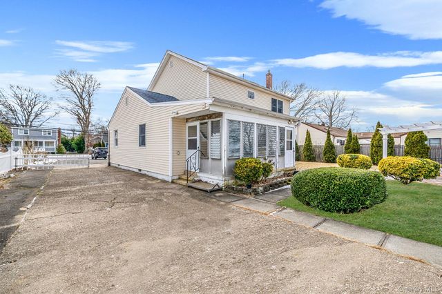 777 Johnson Avenue, Ronkonkoma, NY 11779