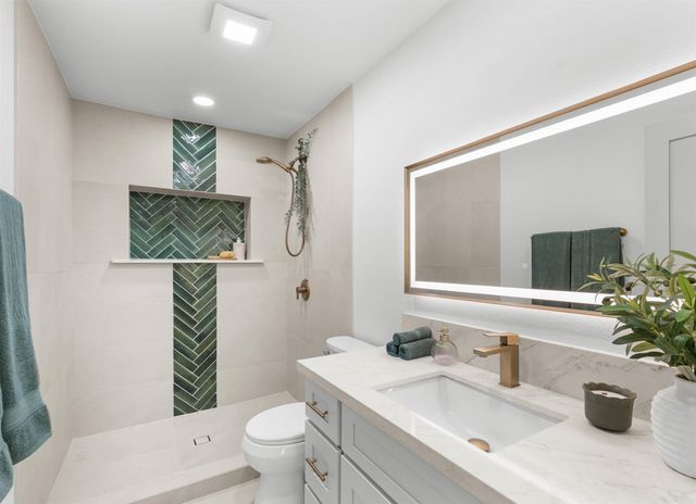 81 Kumano Dr, Pukalani, HI 96768