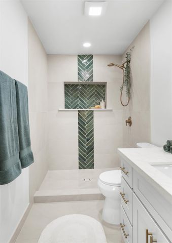 81 Kumano Dr, Pukalani, HI 96768