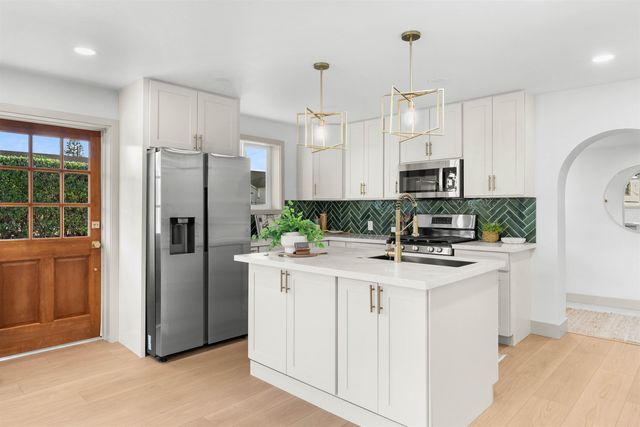 81 Kumano Dr, Pukalani, HI 96768