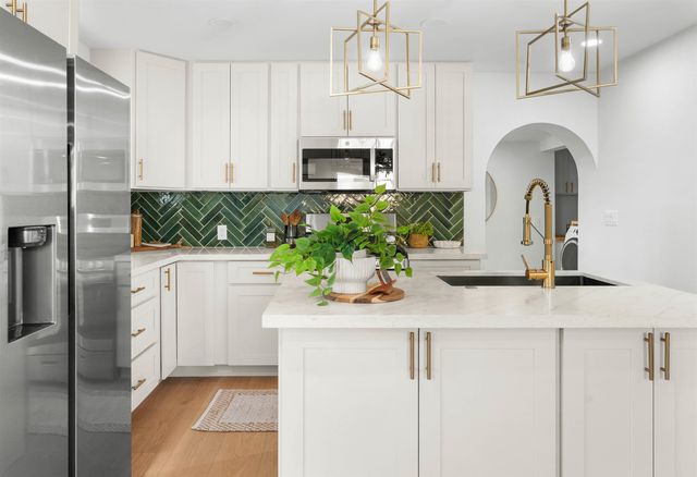 81 Kumano Dr, Pukalani, HI 96768