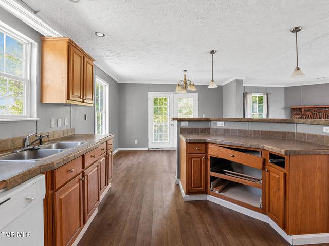 109 Daniel Lane, Elizabethton, TN 37643