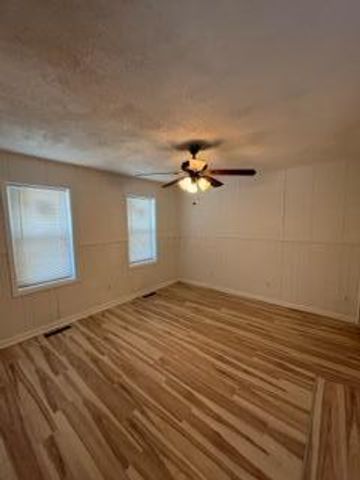 130 N 11th Street, Newark, OH 43055