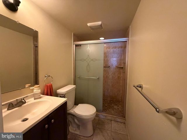 225 WINGATE RD, Upper Darby, PA 19082