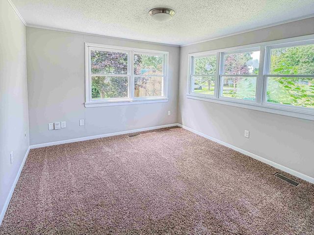 1165 London Street, Huntington, IN 46750