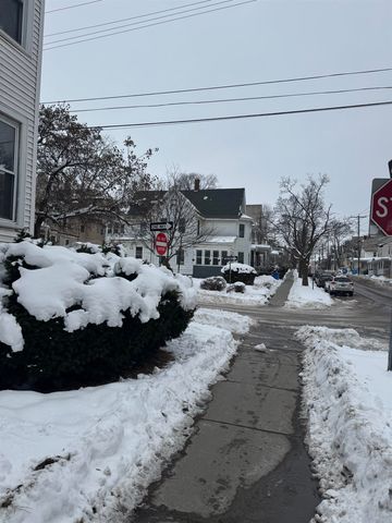 61 South Union Street, Burlington, VT 05401