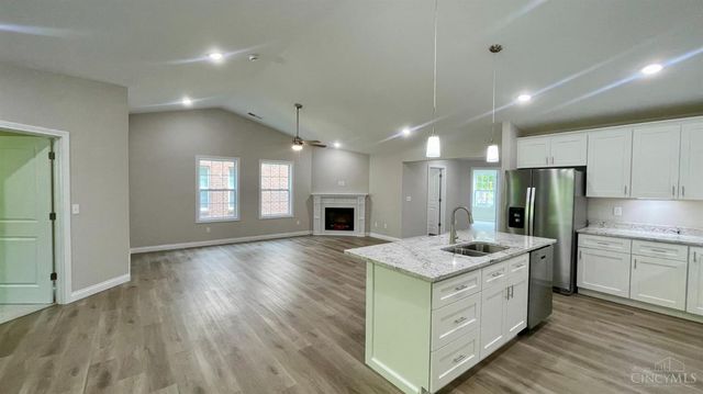 1021 Horseshoe Falls Drive, Lebanon, OH 45036