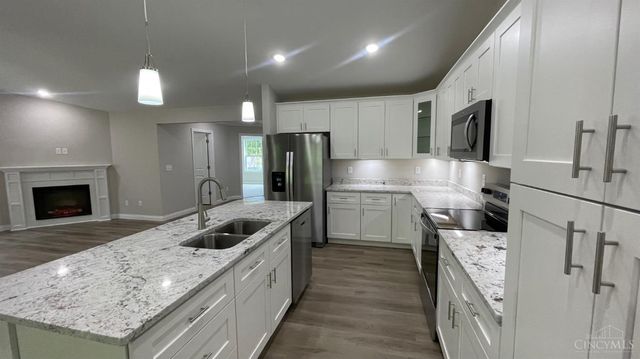 1021 Horseshoe Falls Drive, Lebanon, OH 45036