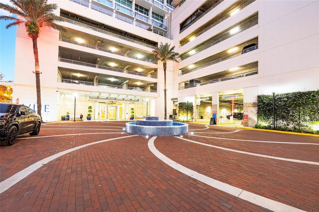 Image 8 of property listing at 150 E ROBINSON STREET 3106, Orlando, FL 32801