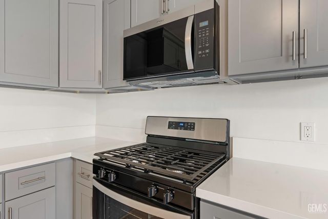 1208 Castaic Avenue, Bakersfield, CA 93308