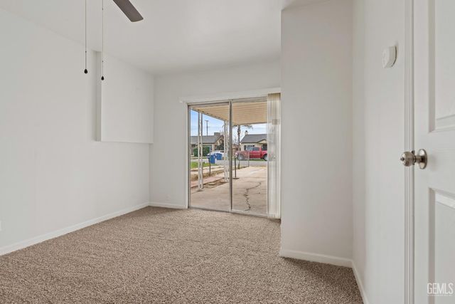 1208 Castaic Avenue, Bakersfield, CA 93308