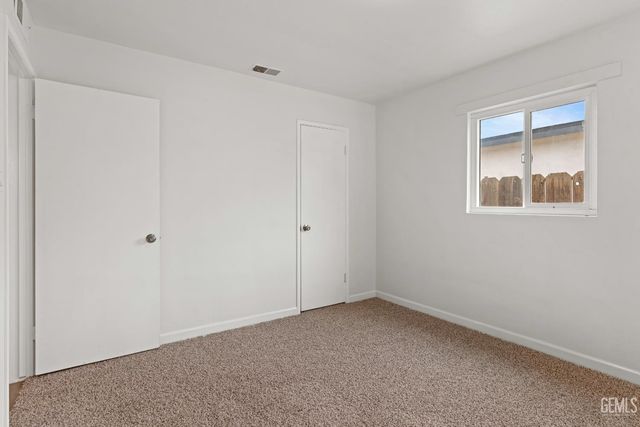 1208 Castaic Avenue, Bakersfield, CA 93308