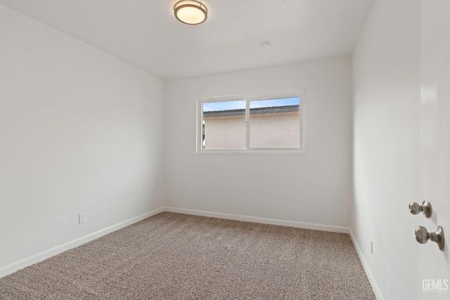 1208 Castaic Avenue, Bakersfield, CA 93308