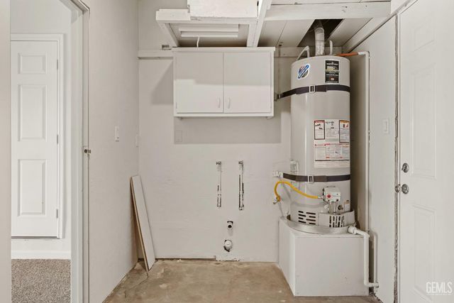 1208 Castaic Avenue, Bakersfield, CA 93308