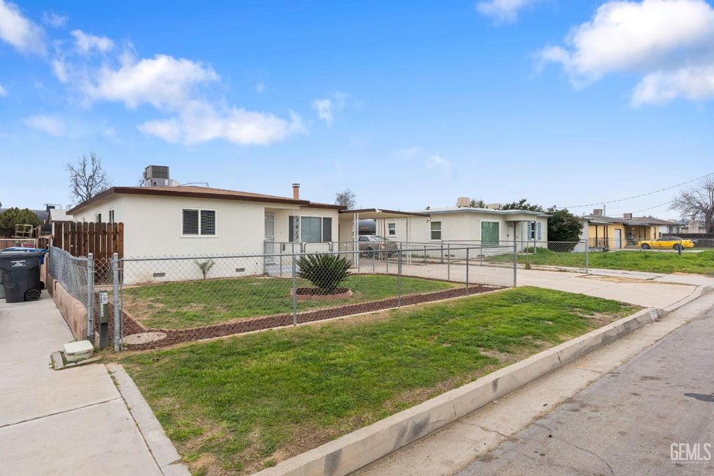 1208 Castaic Avenue, Bakersfield, CA 93308