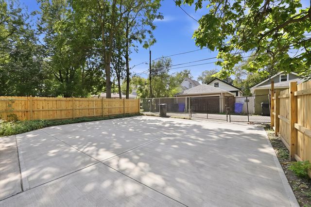 11940 S Yale Avenue, Chicago, IL 60628
