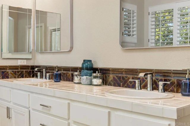 2865 Rancho Rio Chico, Carlsbad, CA 92009