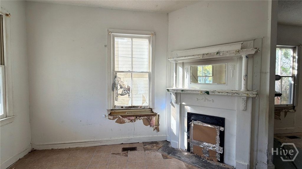 Image 11 of property listing at 1707 Le Grand Street, Savannah, GA 31401