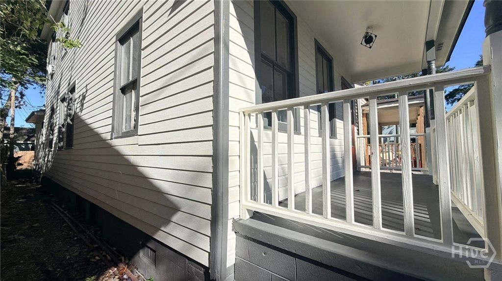 Image 2 of property listing at 1707 Le Grand Street, Savannah, GA 31401