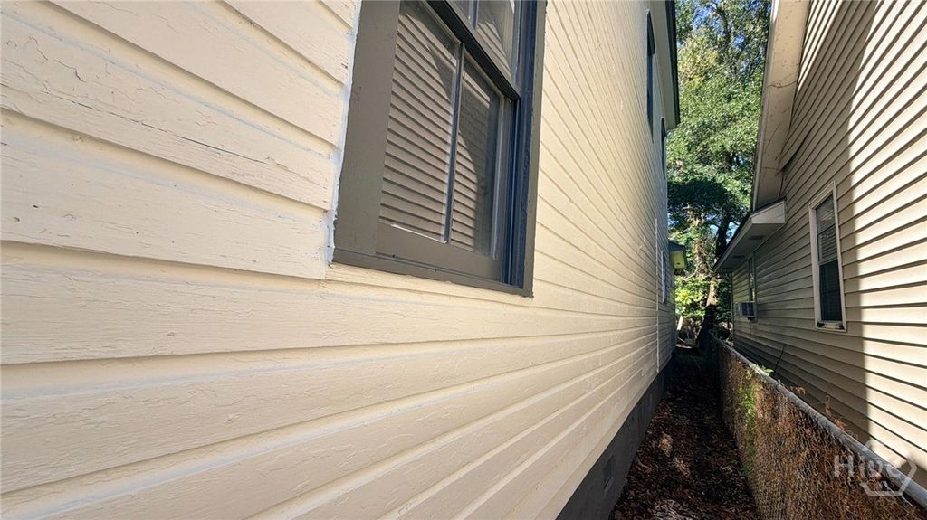 Image 7 of property listing at 1707 Le Grand Street, Savannah, GA 31401