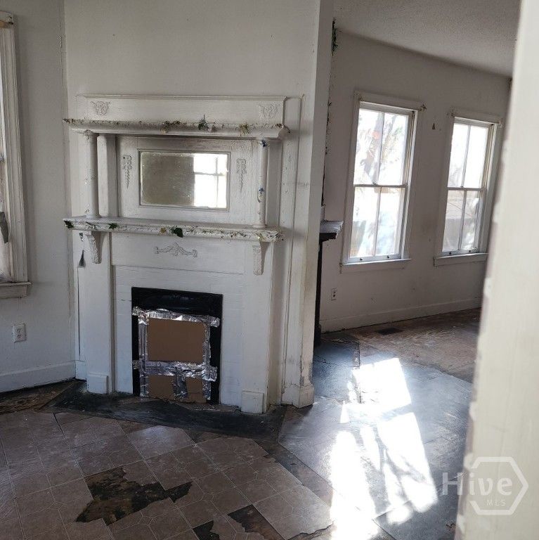Image 8 of property listing at 1707 Le Grand Street, Savannah, GA 31401