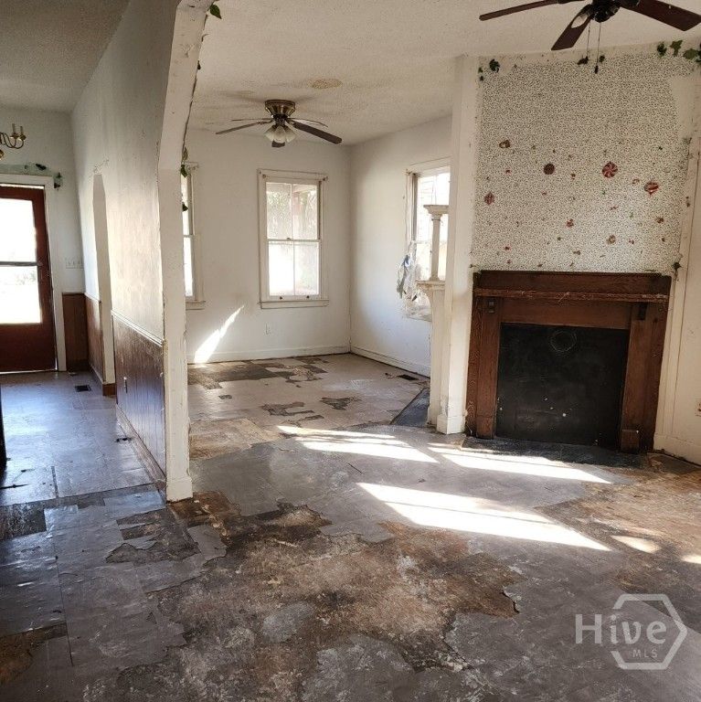 Image 9 of property listing at 1707 Le Grand Street, Savannah, GA 31401