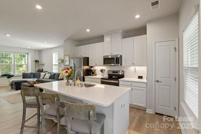 4113 Edenborn Lane, Charlotte, NC 28208