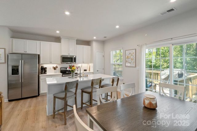 4113 Edenborn Lane, Charlotte, NC 28208